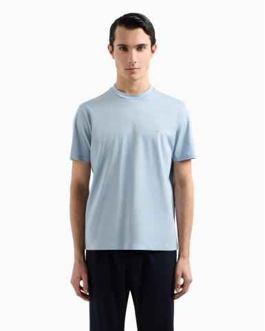Футболка Regular Fit: классический крой, средняя свобода движений.