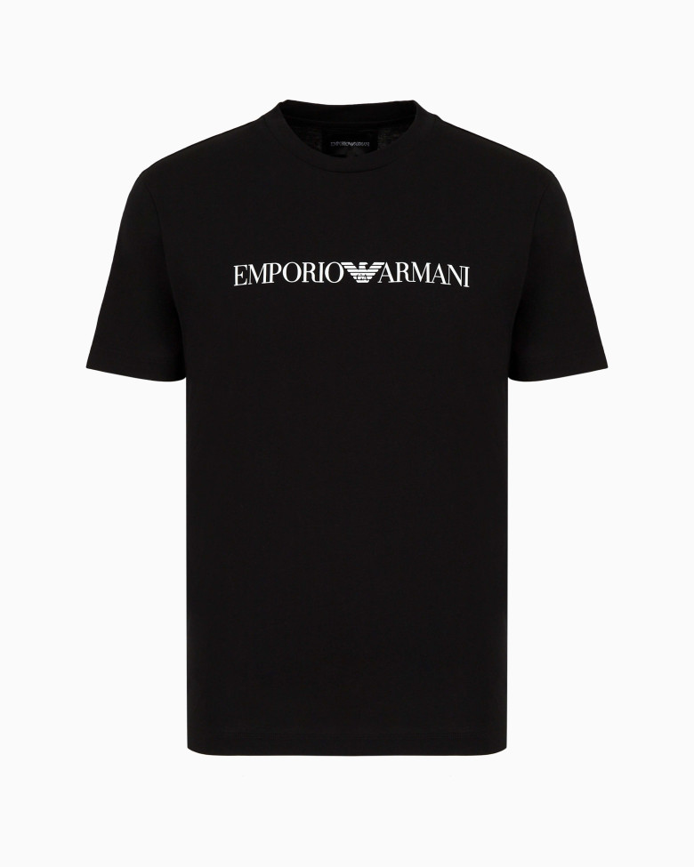 Футболка Slim Fit: приталений силует, але не надто вузький.