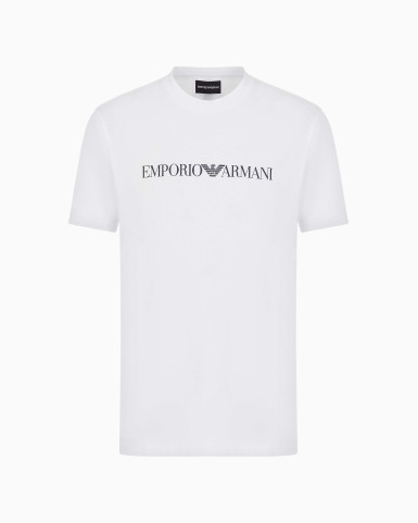 Футболка Slim Fit: приталенный силуэт, но не слишком узкий.