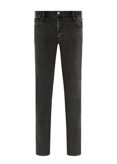 Джинси Slim Slim Fit: приталений силует, але не надто вузький. Низька