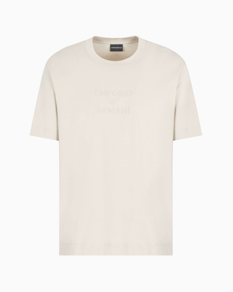 Футболка Regular Fit: классический крой, средняя свобода движений.