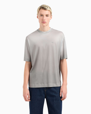 Футболка Relaxed Fit: свободный крой для максимального комфорта.