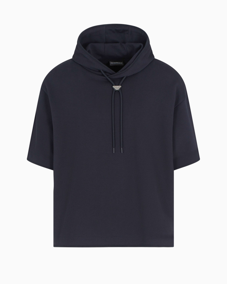 Худи Relaxed Fit: свободный крой для максимального комфорта.