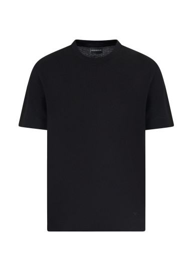 Футболка Regular Fit: классический крой, средняя свобода движений.