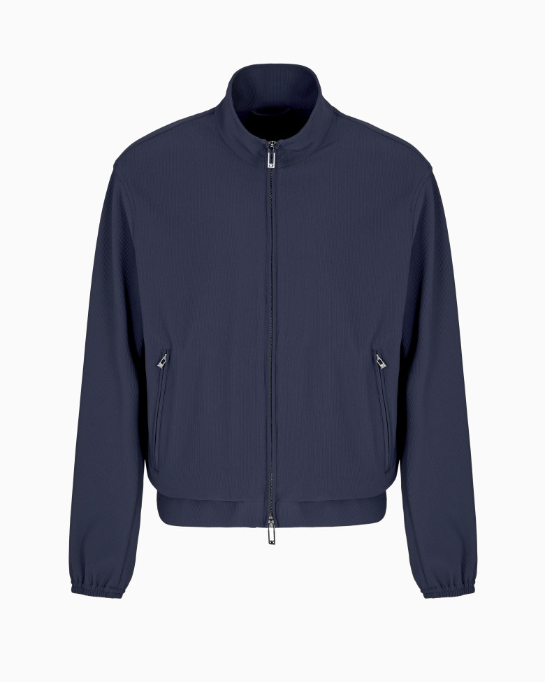Кофта Regular Fit: класичний крій, середня свобода рухів.