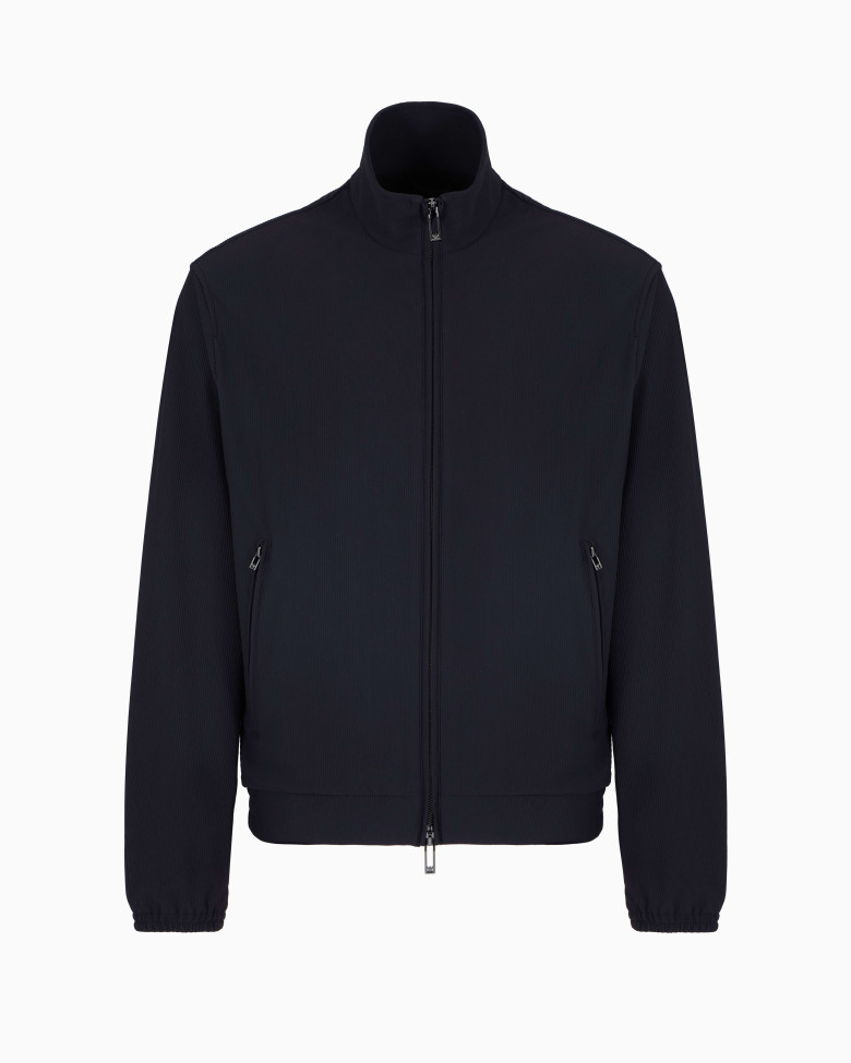 Кофта Regular Fit: класичний крій, середня свобода рухів.