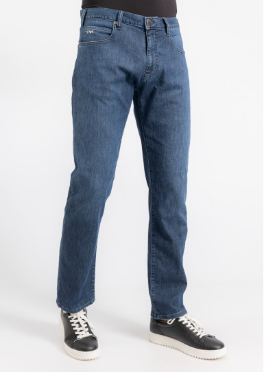 Джинсы Regular Regular Fit: классический крой, средняя свобода движений. Средняя