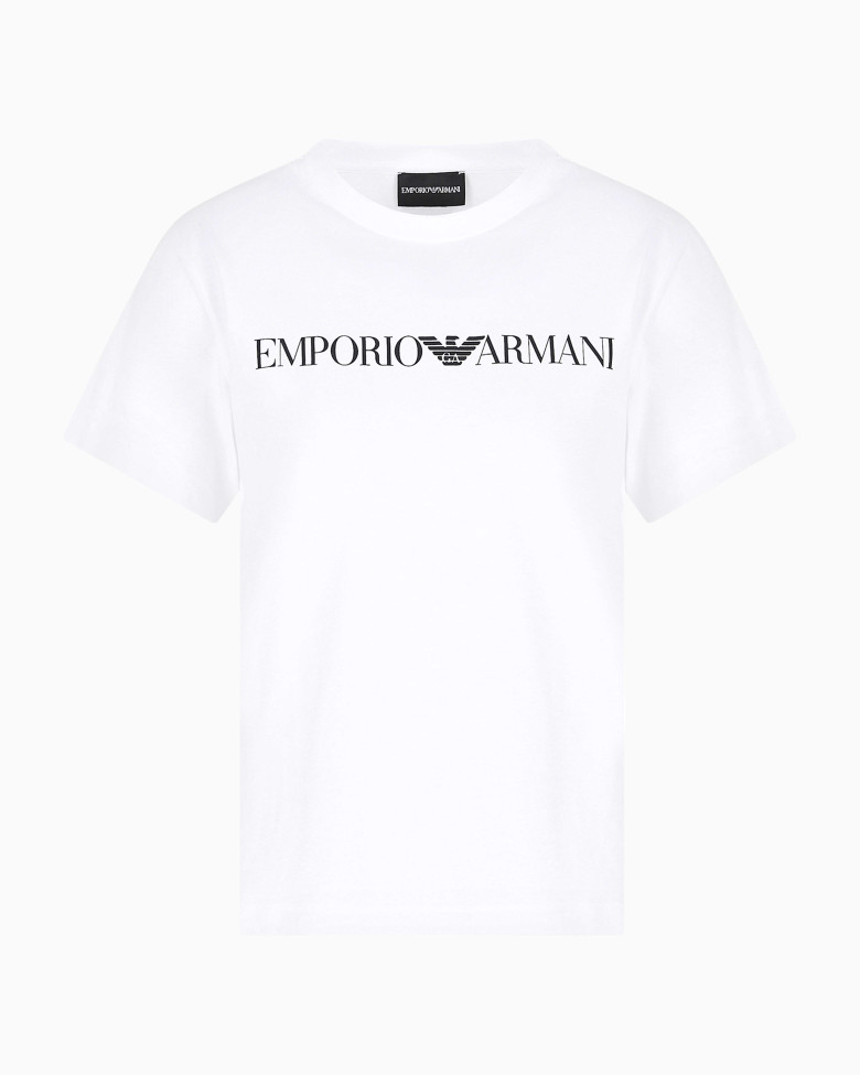 Футболка Slim Fit: приталений силует, але не надто вузький.