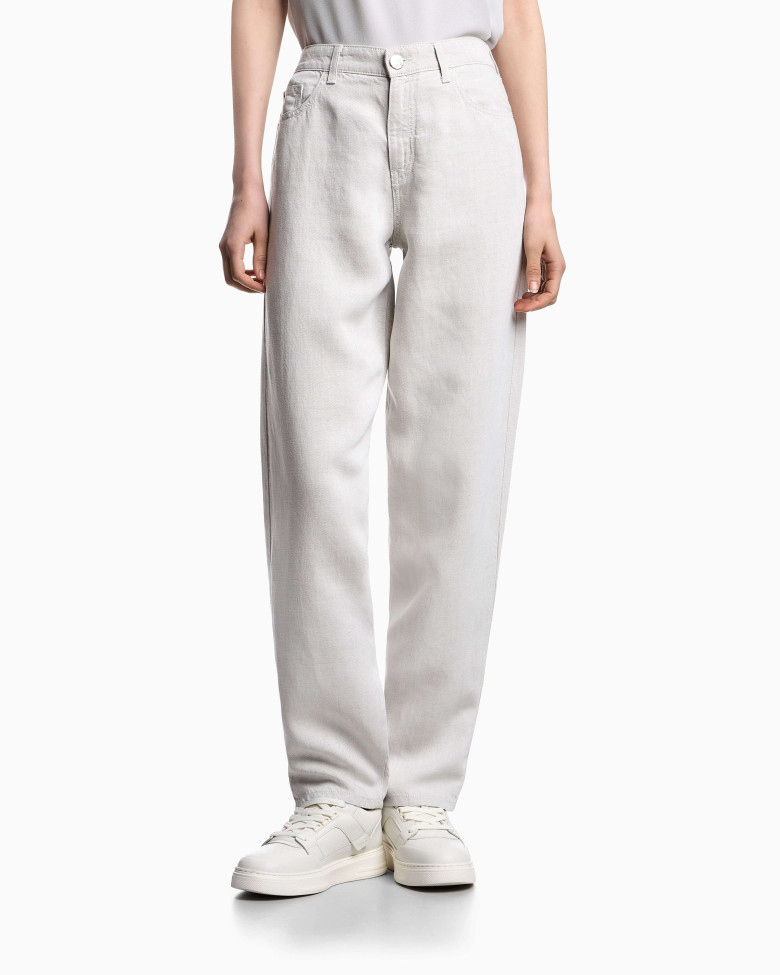 Джинсы Regular Regular Fit: классический крой, средняя свобода движений. Средняя