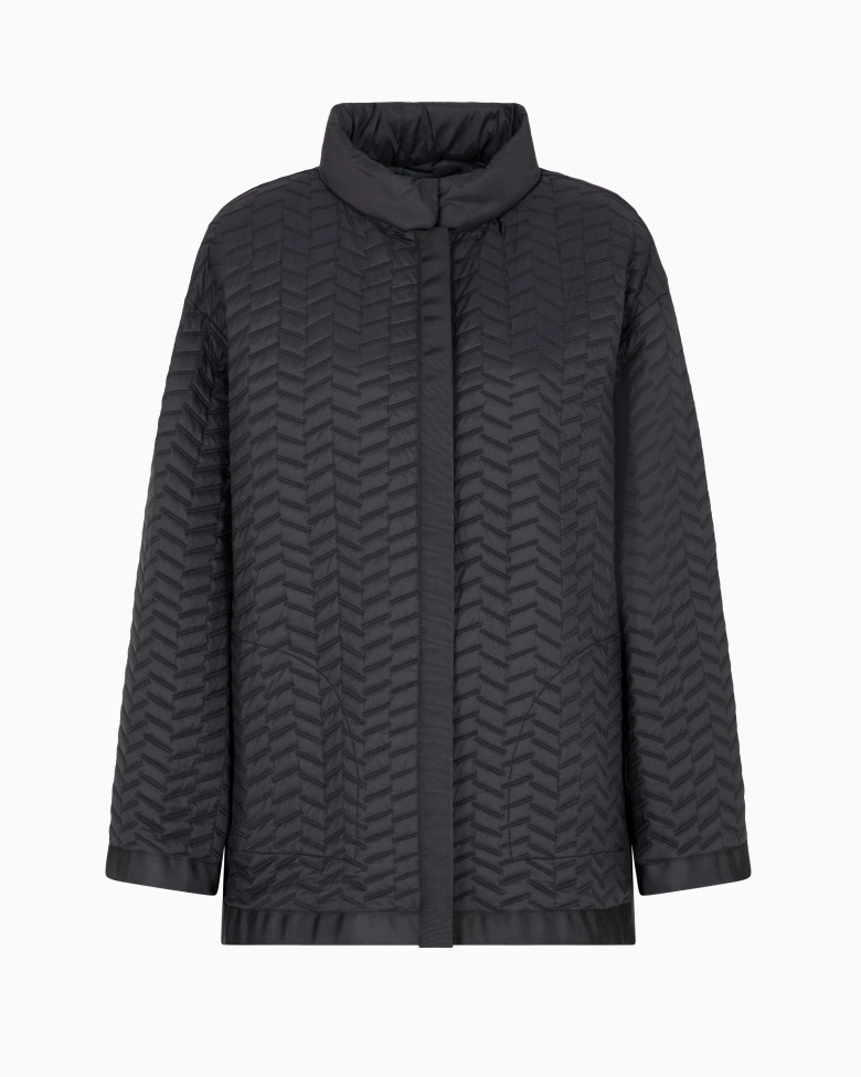 Куртка Regular Fit: классический крой, средняя свобода движений.
