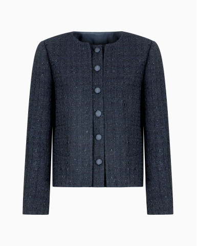 Жакет Slim Fit: приталений силует, але не надто вузький.