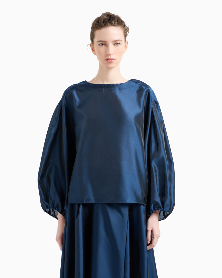 Блуза с длинным рукавом Relaxed Fit: свободный крой для максимального комфорта.
