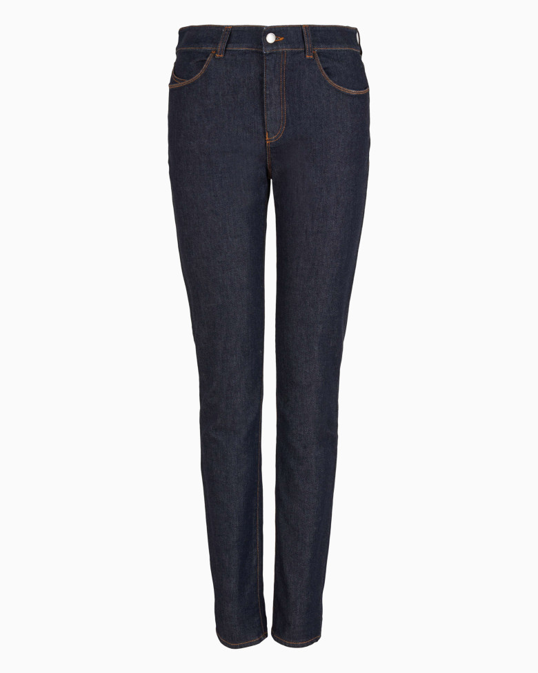 Джинсы Slim Slim Fit: приталенный силуэт, но не слишком узкий. Низкая