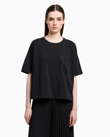 Футболка Relaxed Fit: свободный крой для максимального комфорта.