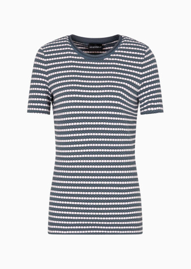 Топ з коротким рукавом Slim Fit: приталений силует, але не надто вузький.