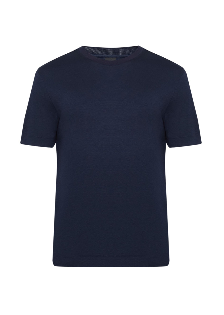 Футболка Regular Fit: классический крой, средняя свобода движений.