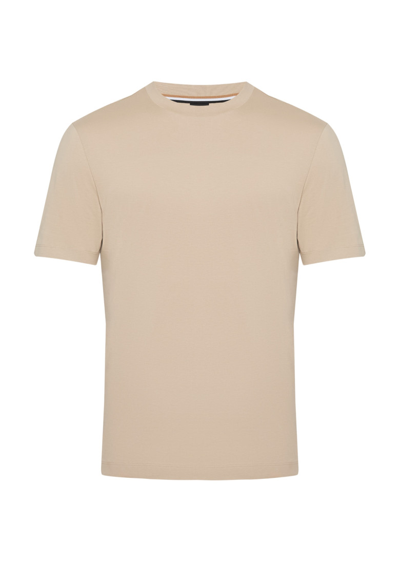 Футболка Regular Fit: классический крой, средняя свобода движений.