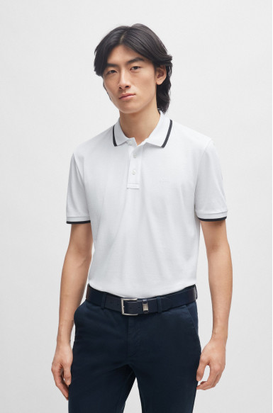 Поло Regular Fit: классический крой, средняя свобода движений.