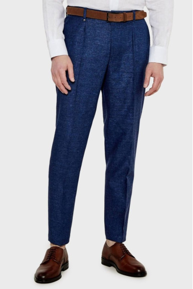 Брюки chinos Regular Fit: классический крой, средняя свобода движений. Высокая