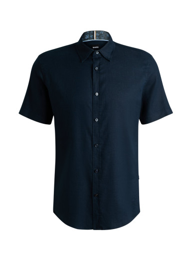 Сорочка повседневная с коротким рукавом Slim Fit: приталенный силуэт, но не слишком узкий.