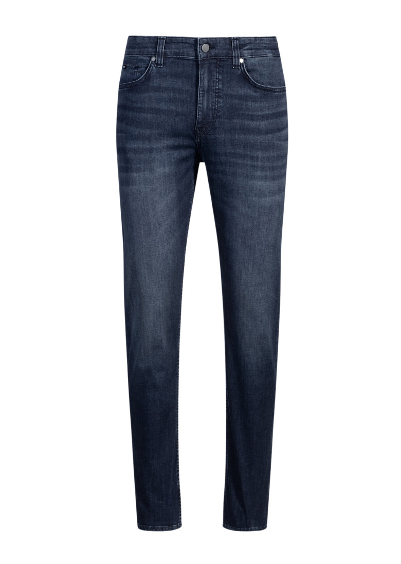 Джинси Slim Slim Fit: приталений силует, але не надто вузький. Середня