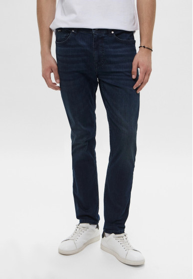 Джинсы Slim Slim Fit: приталенный силуэт, но не слишком узкий. Средняя
