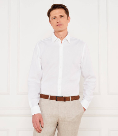 Сорочка деловая Regular Fit: классический крой, средняя свобода движений.