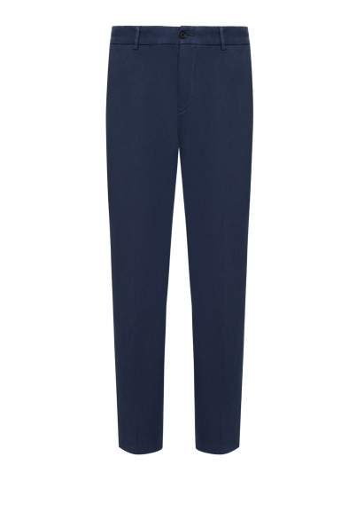 Брюки chinos Regular Fit: классический крой, средняя свобода движений. Средняя