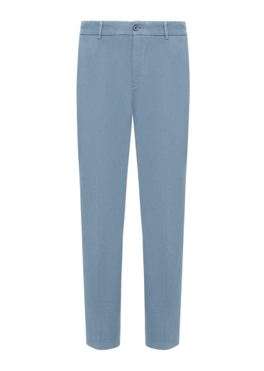 Брюки chinos Regular Fit: классический крой, средняя свобода движений. Средняя