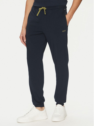 Спортивные брюки Regular Fit: классический крой, средняя свобода движений.