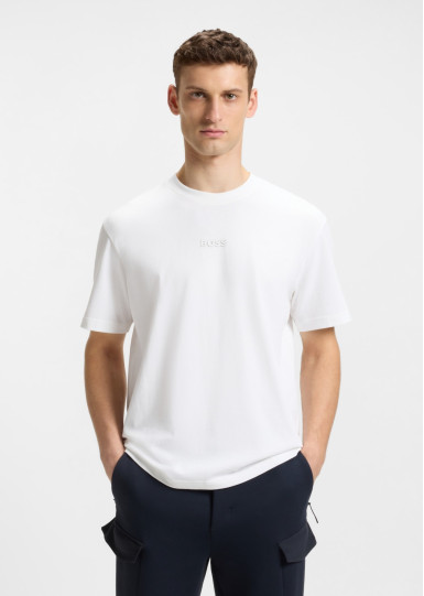 Футболка Relaxed Fit: свободный крой для максимального комфорта.