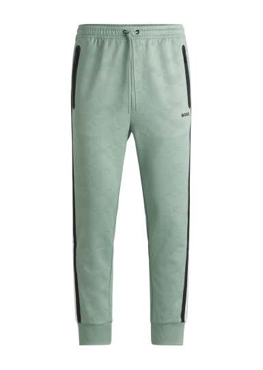 Спортивные брюки Relaxed Fit: свободный крой для максимального комфорта.