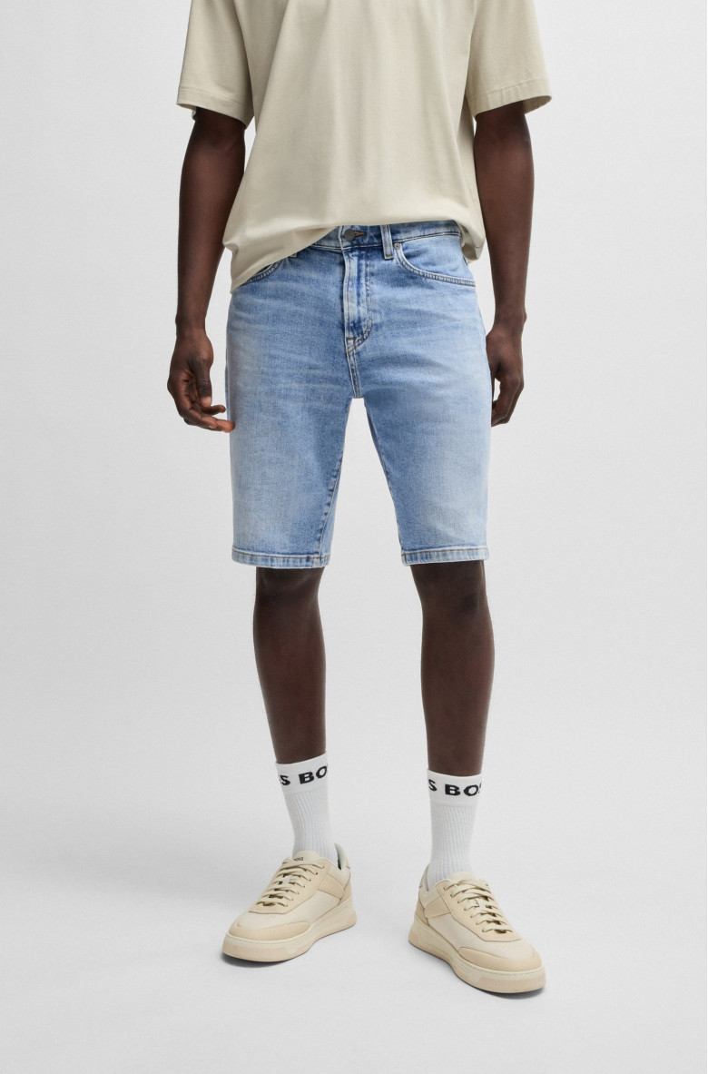 Шорты джинсовые Regular Fit: классический крой, средняя свобода движений.