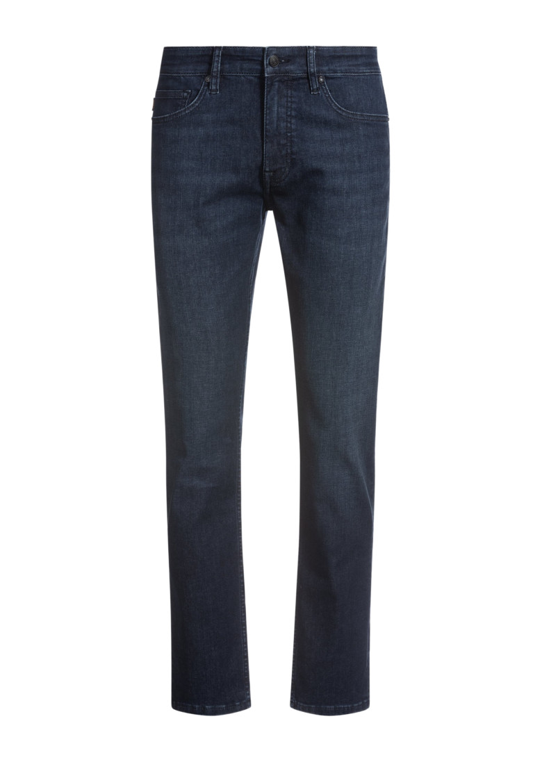 Джинсы Slim Slim Fit: приталенный силуэт, но не слишком узкий. Средняя
