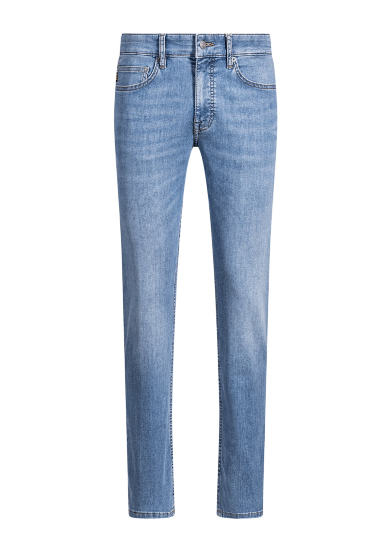 Джинсы Slim Slim Fit: приталенный силуэт, но не слишком узкий. Низкая