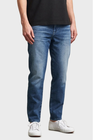 Джинсы Regular Regular Fit: классический крой, средняя свобода движений. Средняя