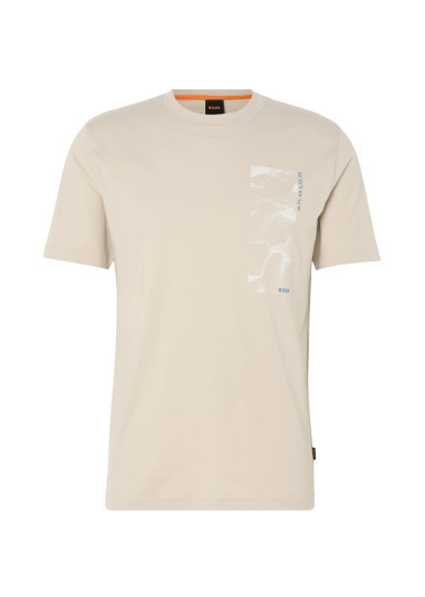 Футболка Regular Fit: классический крой, средняя свобода движений.