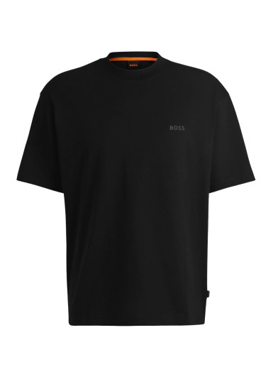 Футболка Relaxed Fit: свободный крой для максимального комфорта.