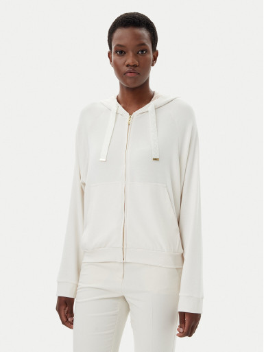 Спортивная кофта Regular Fit: классический крой, средняя свобода движений.
