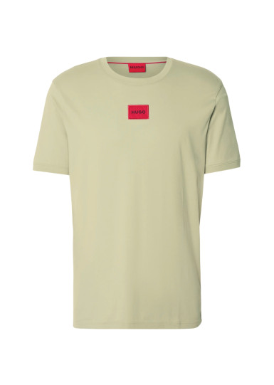 Футболка Regular Fit: классический крой, средняя свобода движений.