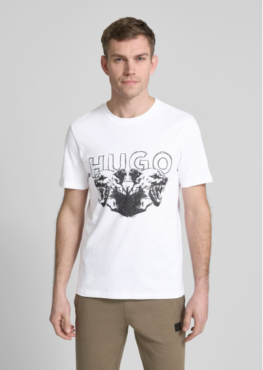 Футболка Regular Fit: классический крой, средняя свобода движений.