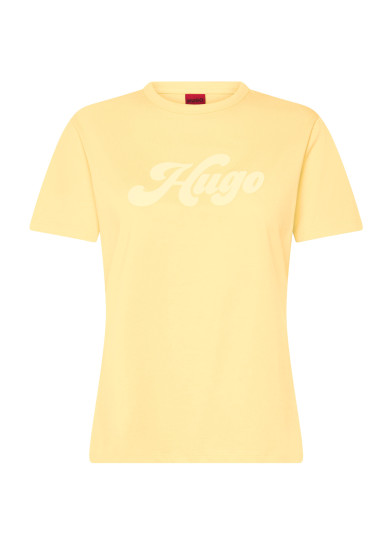 Футболка Regular Fit: классический крой, средняя свобода движений.