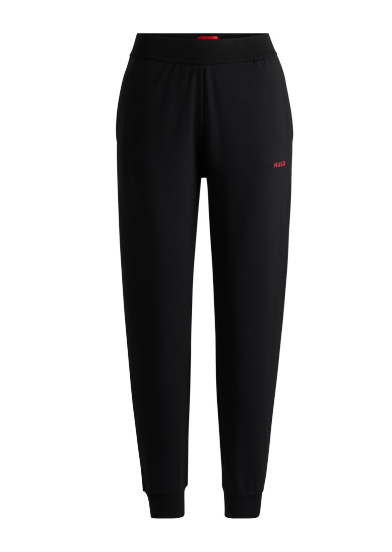 Спортивні брюки Regular Fit: класичний крій, середня свобода рухів.
