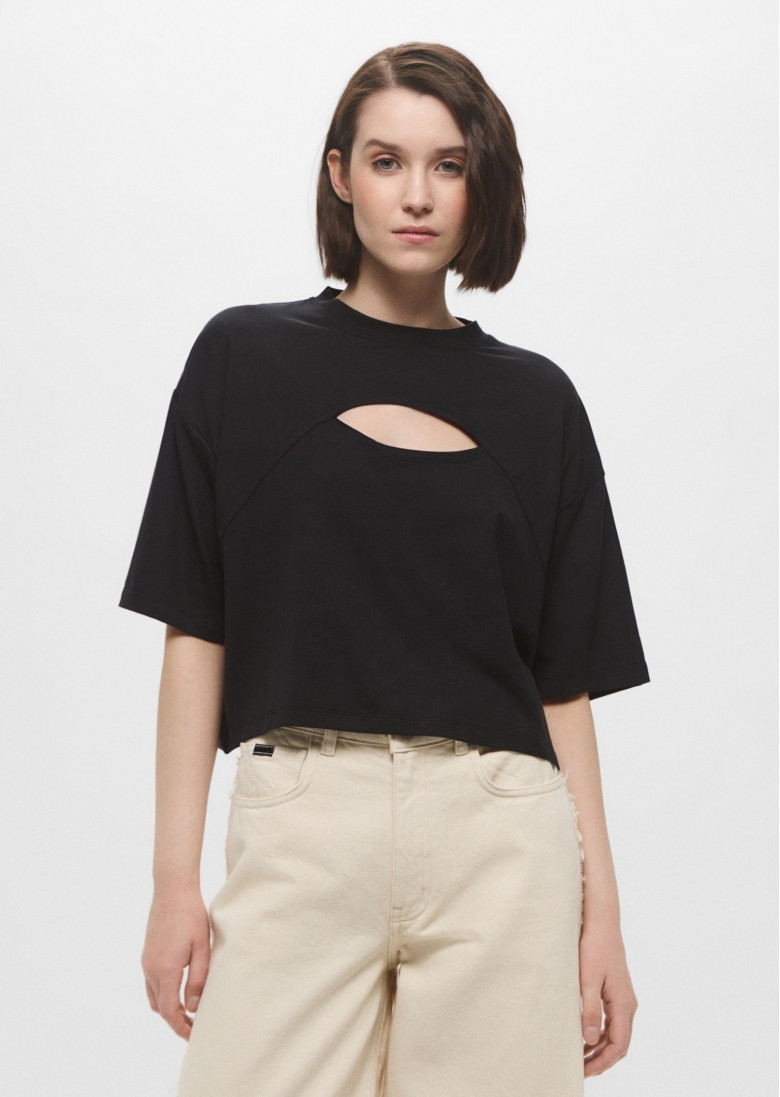 Футболка Relaxed Fit: свободный крой для максимального комфорта.