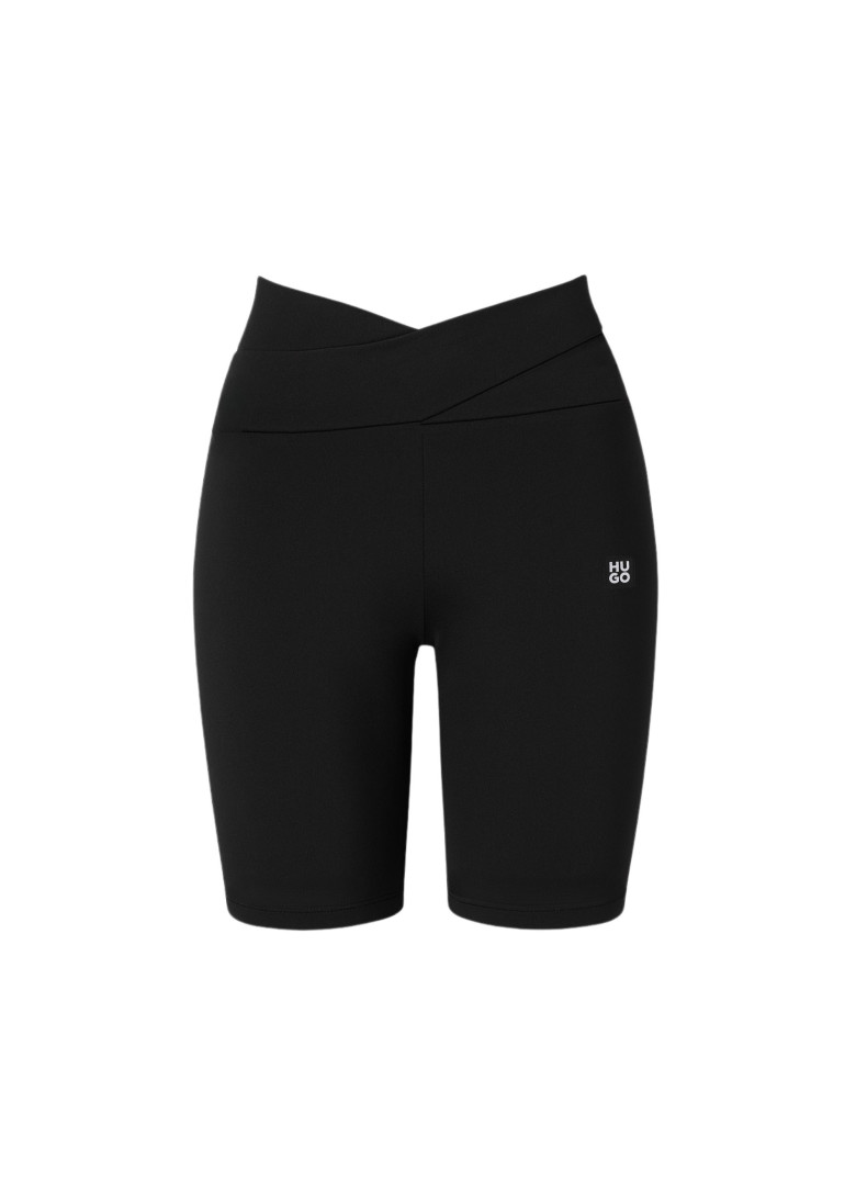 Спортивные шорты Slim Fit: приталенный силуэт, но не слишком узкий.
